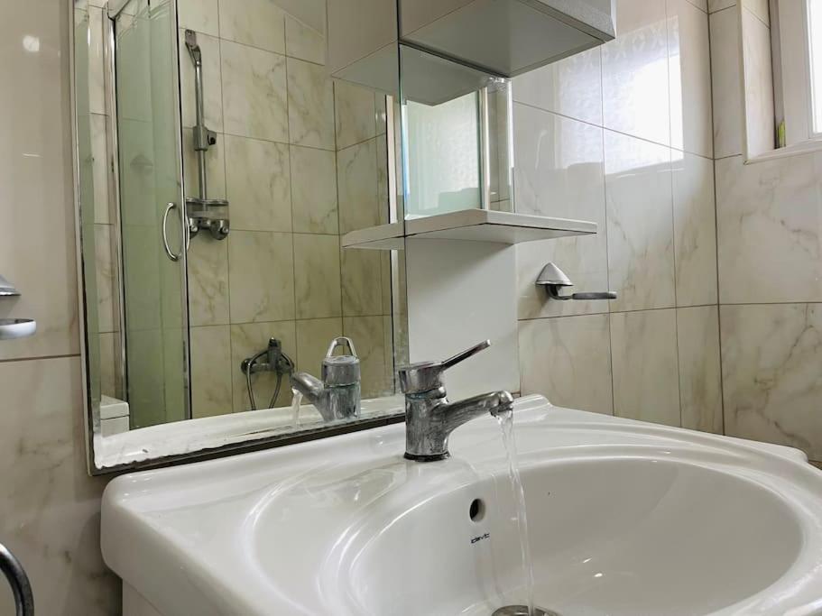 Modi Apartments Печ Екстериор снимка