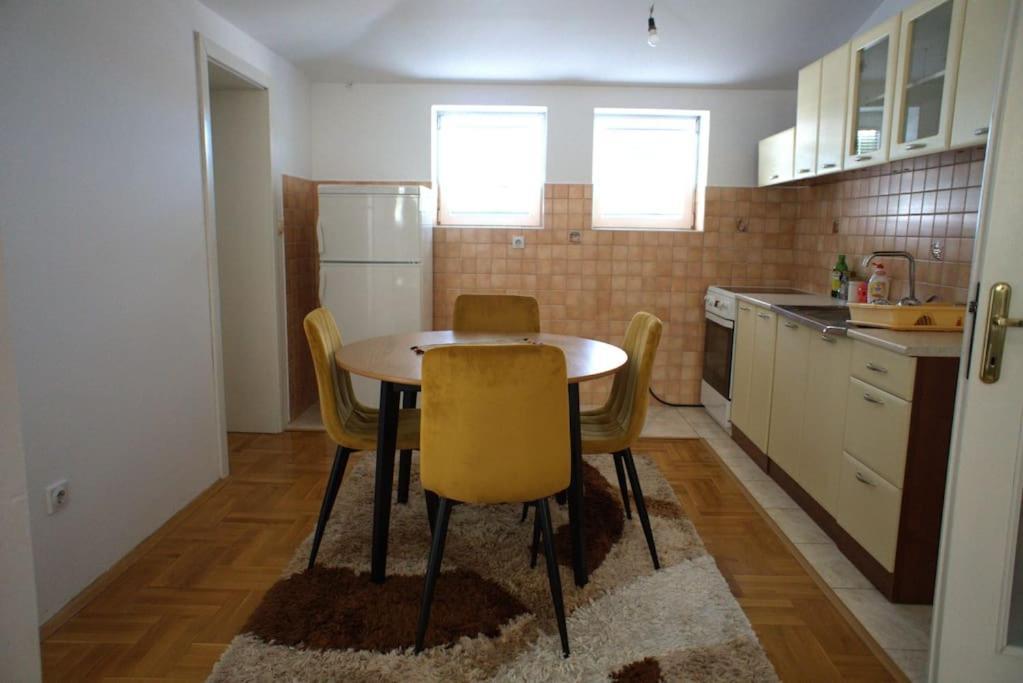 Modi Apartments Печ Екстериор снимка